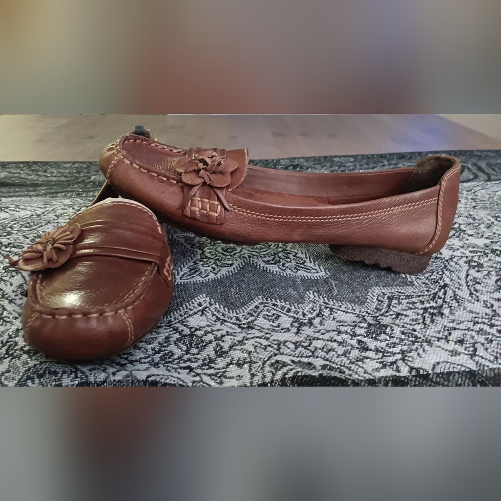Womens flats